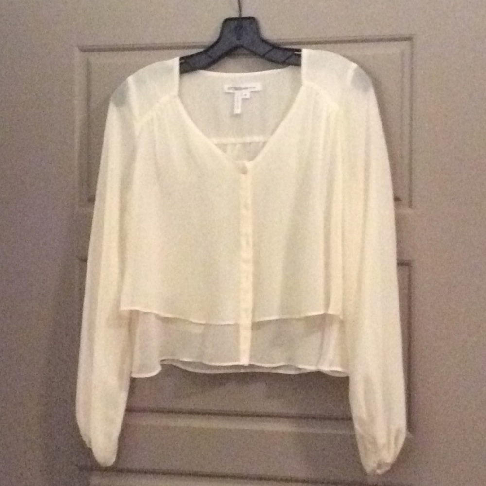 Cute polyester crop top!